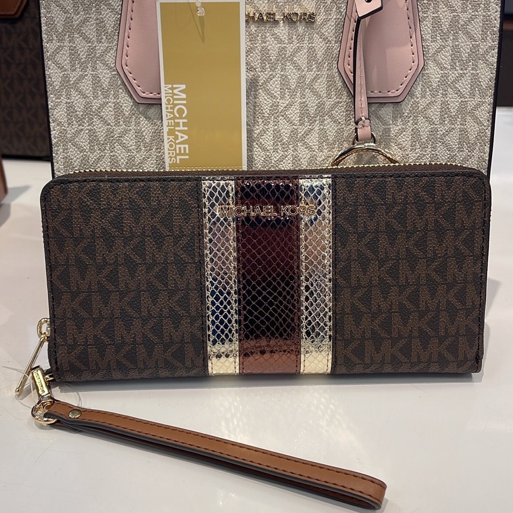 Michael Kors Jet Set Travel Large Signature Logo and Metallic Continenta… - Picture 7 of 16